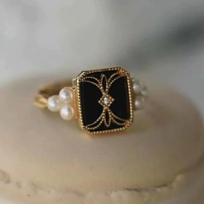 Antique Black Pearl Golden Ring | Gold