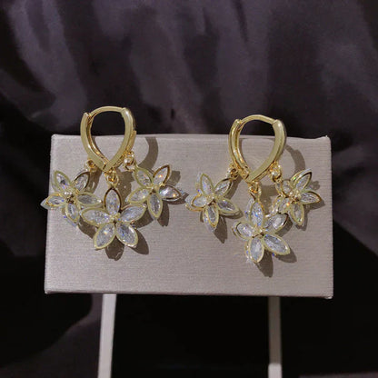 Stellara Noctis Earrings | Gold