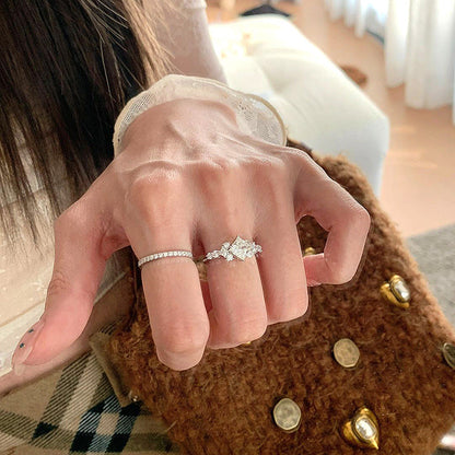 Vera Collette Ring | White Gold